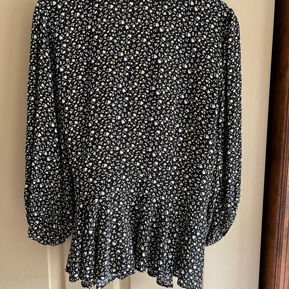 Banana Republic peplum wrap blouse, size L - Picture 3 of 4